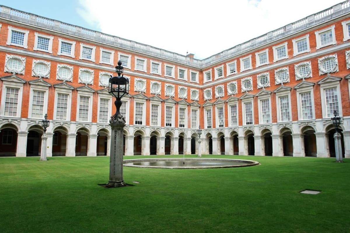 Hampton Court Palace, Windsor Castle, and London Sightseeing Tour