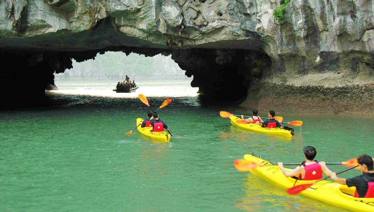 Ha Long Bay Cruise with Round Trip Transfer from Hanoi – photo 14