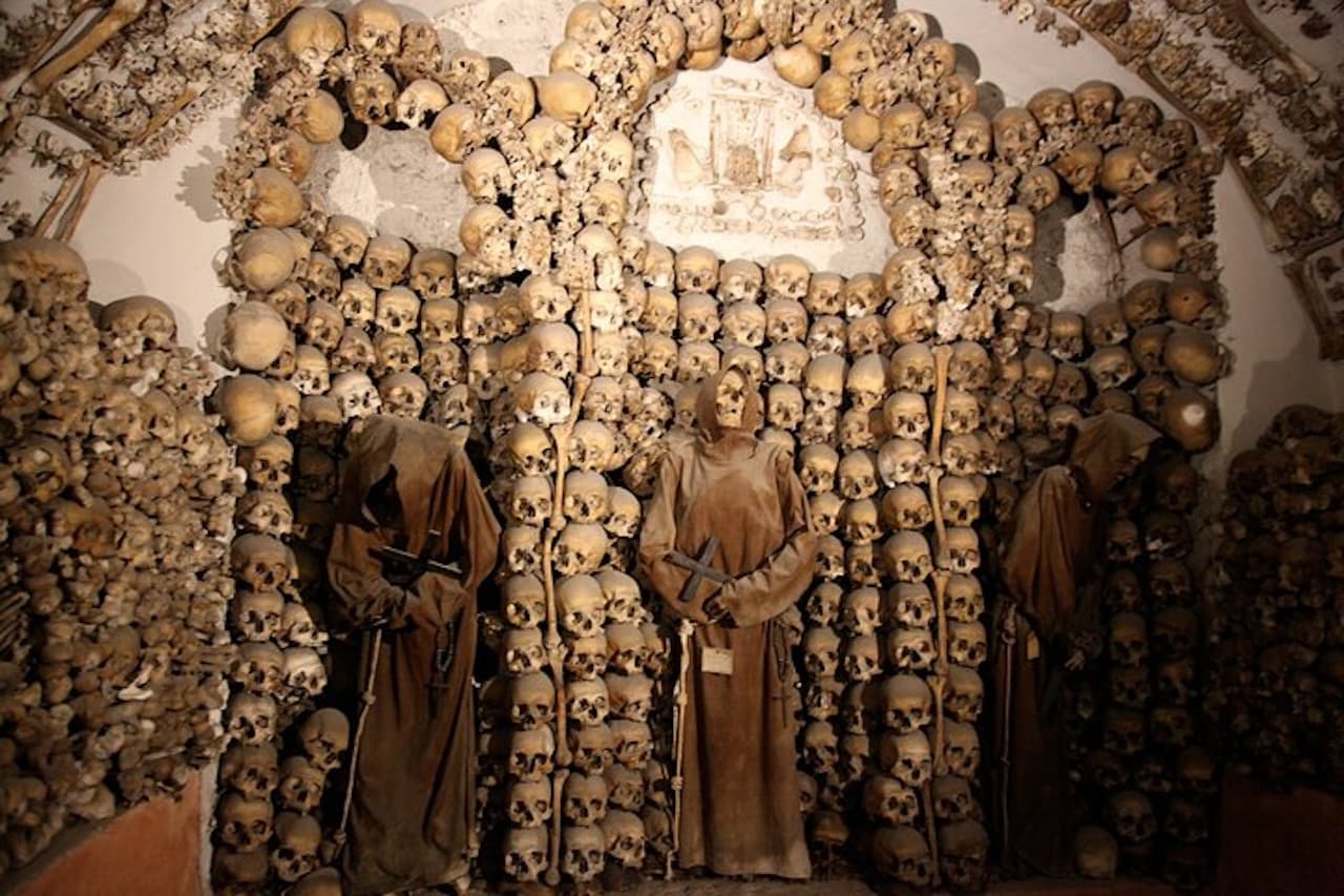 Rome Underground Tour: Capuchin Crypts, Christian Catacombs, Basilica of San Martino ai Monti – photo 5