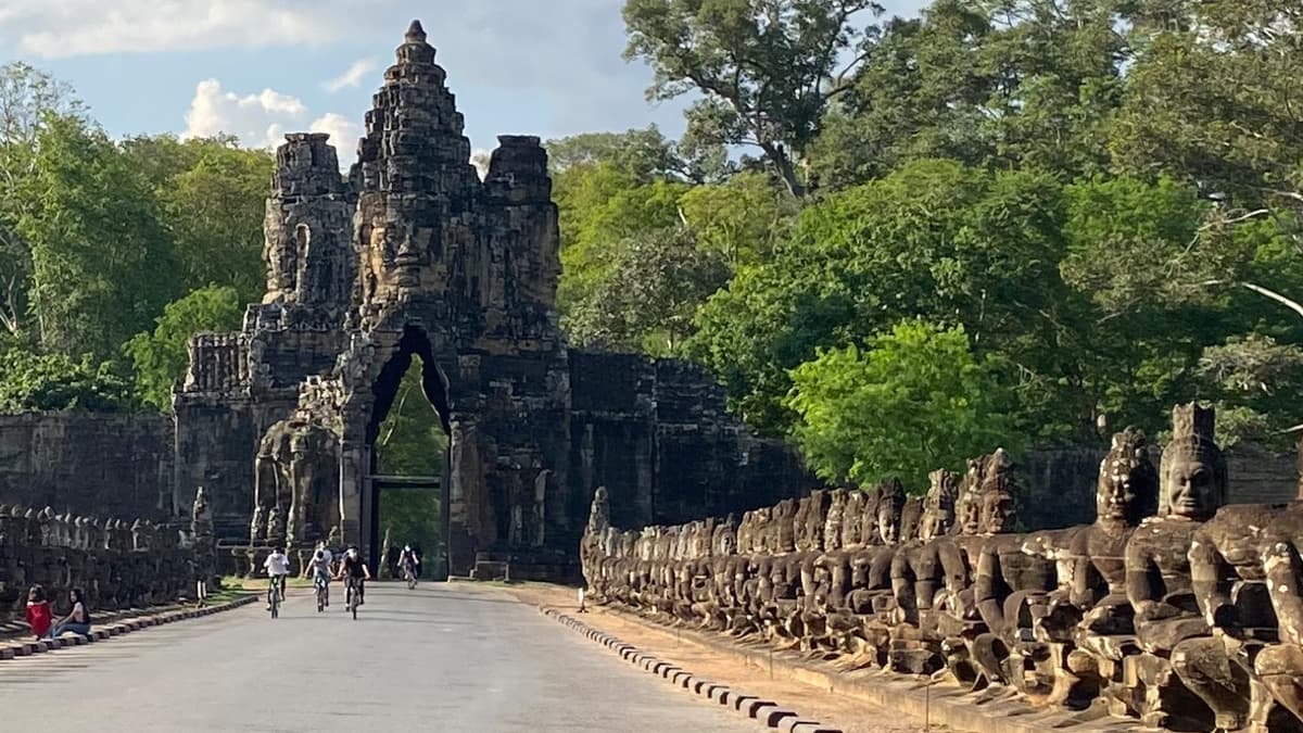 Angkor Temples Sunrise Tour by Tuk-Tuk