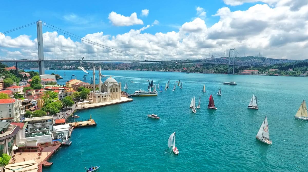 Bosphorus Sightseeing Cruise on a Luxury Yacht