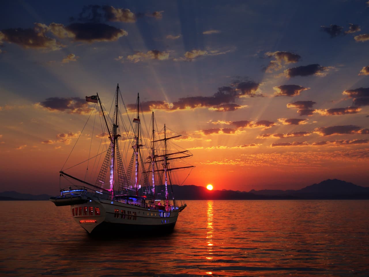 The Royal Albatross - Luxury Tall Ship Cruise Ticket – photo 27
