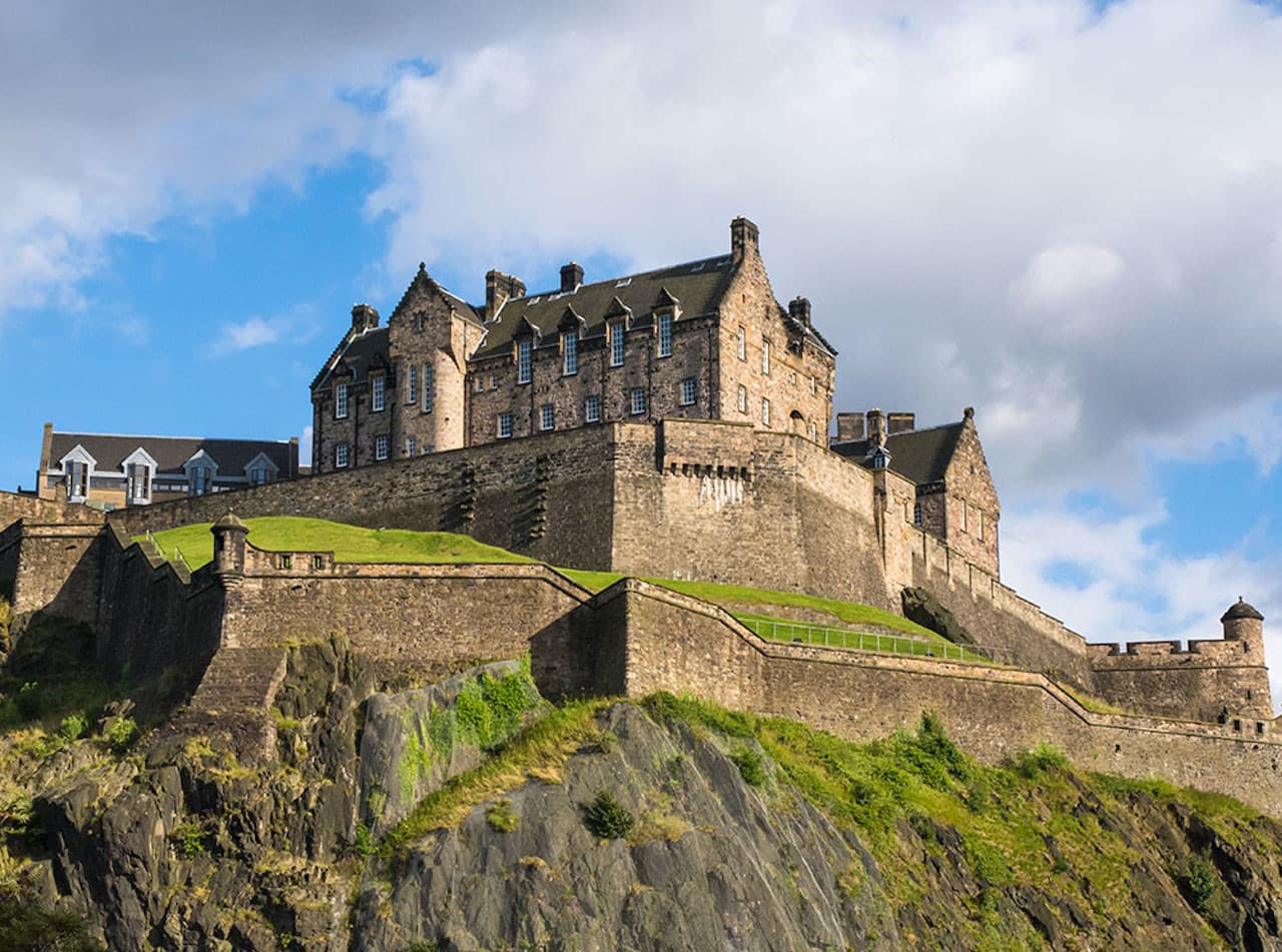 Big Bus Edinburgh Hop-on Hop-off Bus Tour