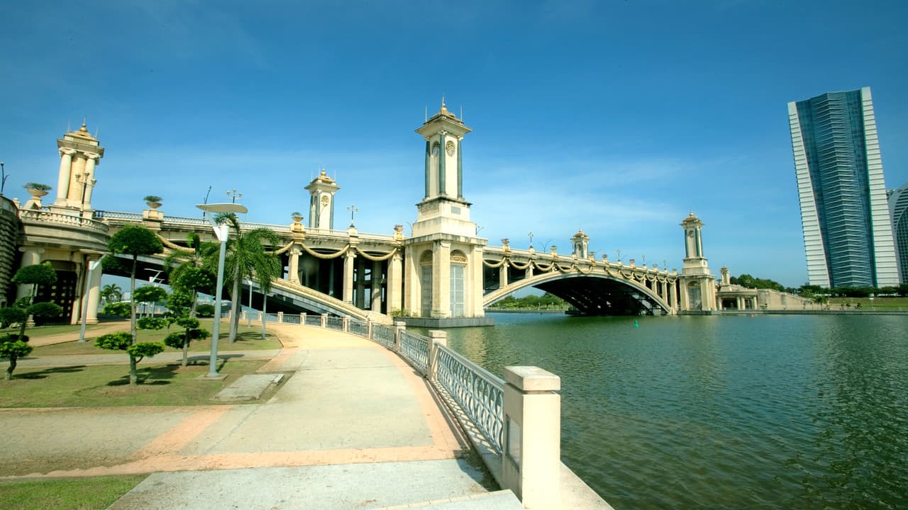 Putrajaya River Cruise and City Tour from Kuala Lumpur – photo 9