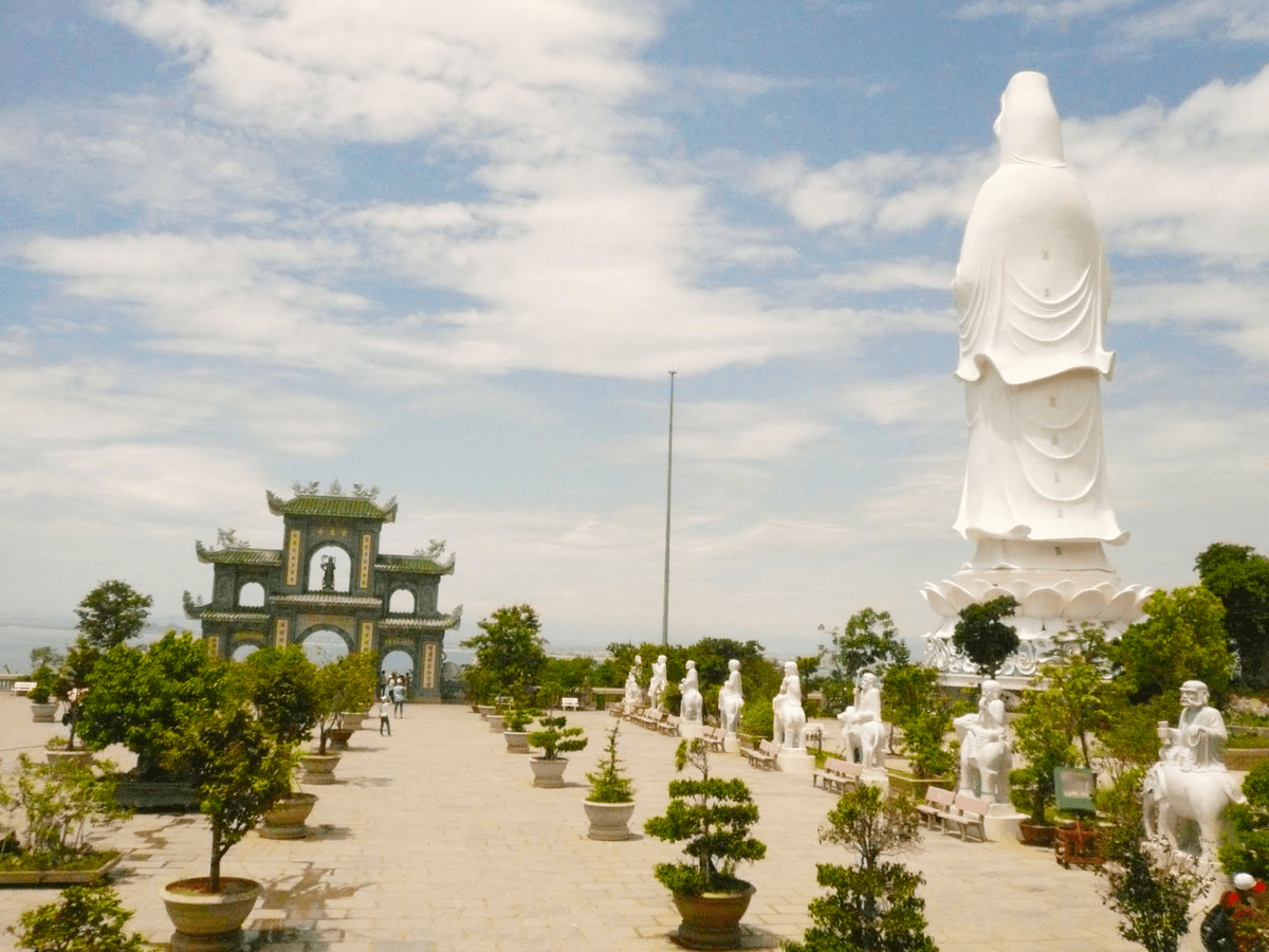 Son Tra Peninsula, Marble Mountains, and Hoi An Ancient Town Half-Day Tour from Da Nang
