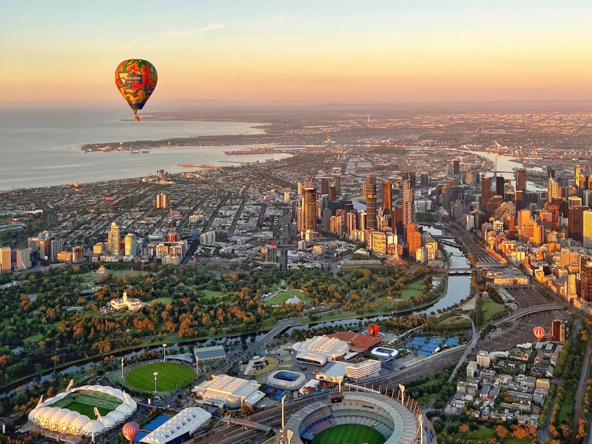 Sunrise Hot Air Balloon Flight over Melbourne with Photos