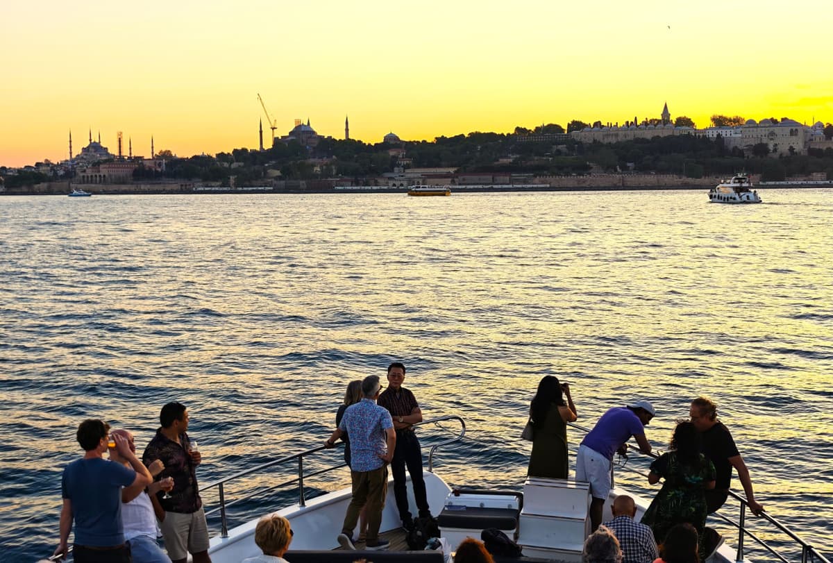 Bosphorus Sightseeing Cruise on a Luxury Yacht