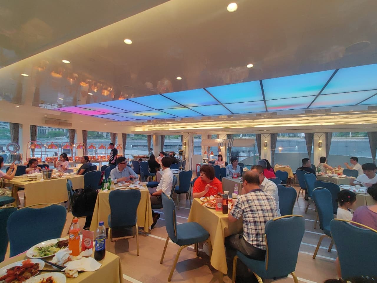 Huangpu River Buffet Dinner Cruise – photo 9