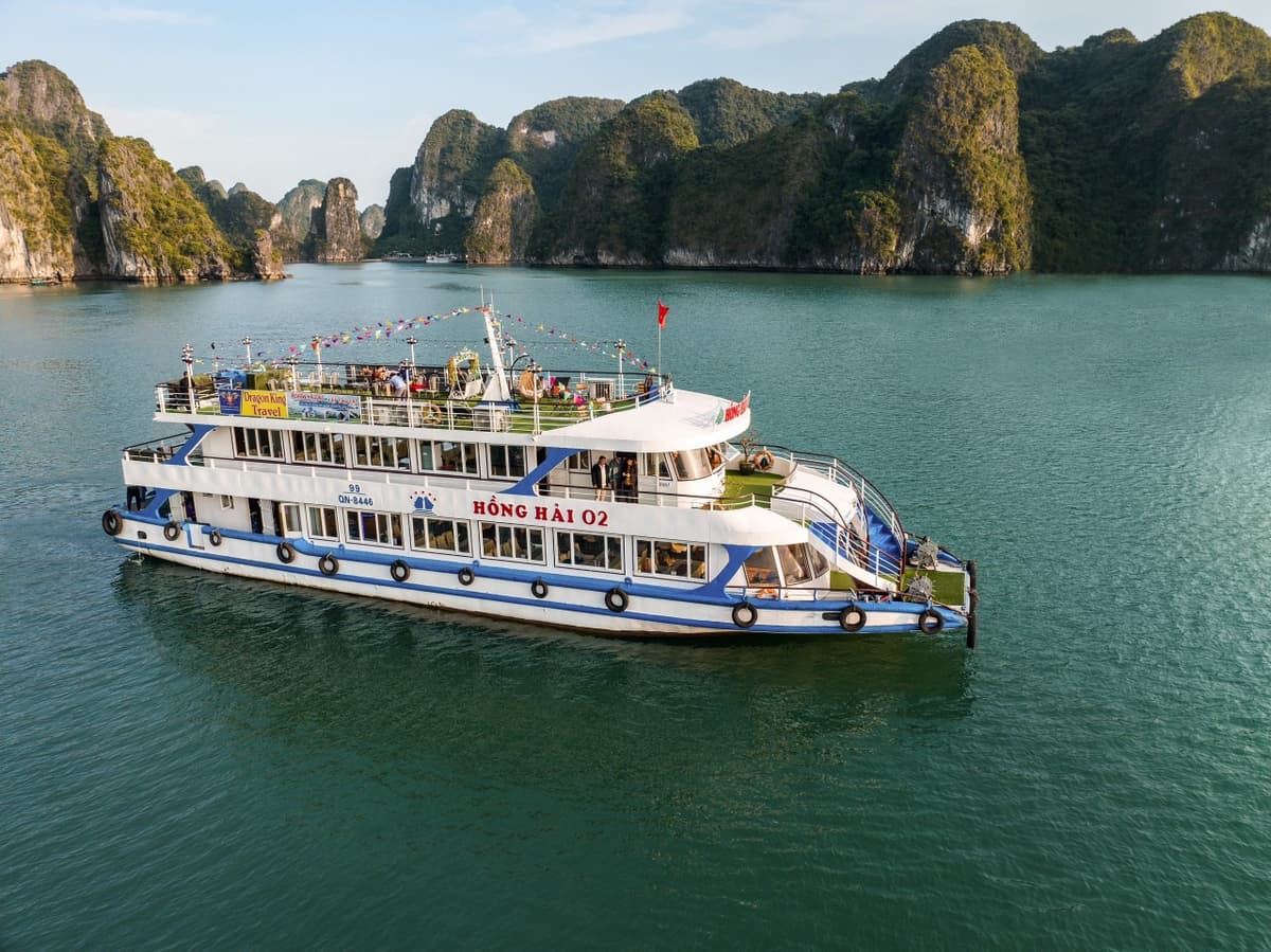 Ha Long Bay Cruise with Round Trip Transfer from Hanoi