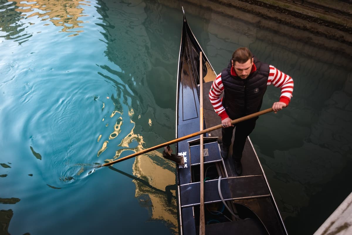 Venice: Gondola Ride with Live Commentary