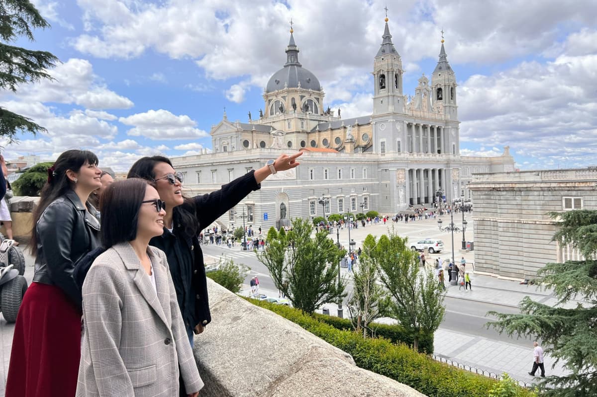 Madrid: 1.5-Hour Evening Walking Tour