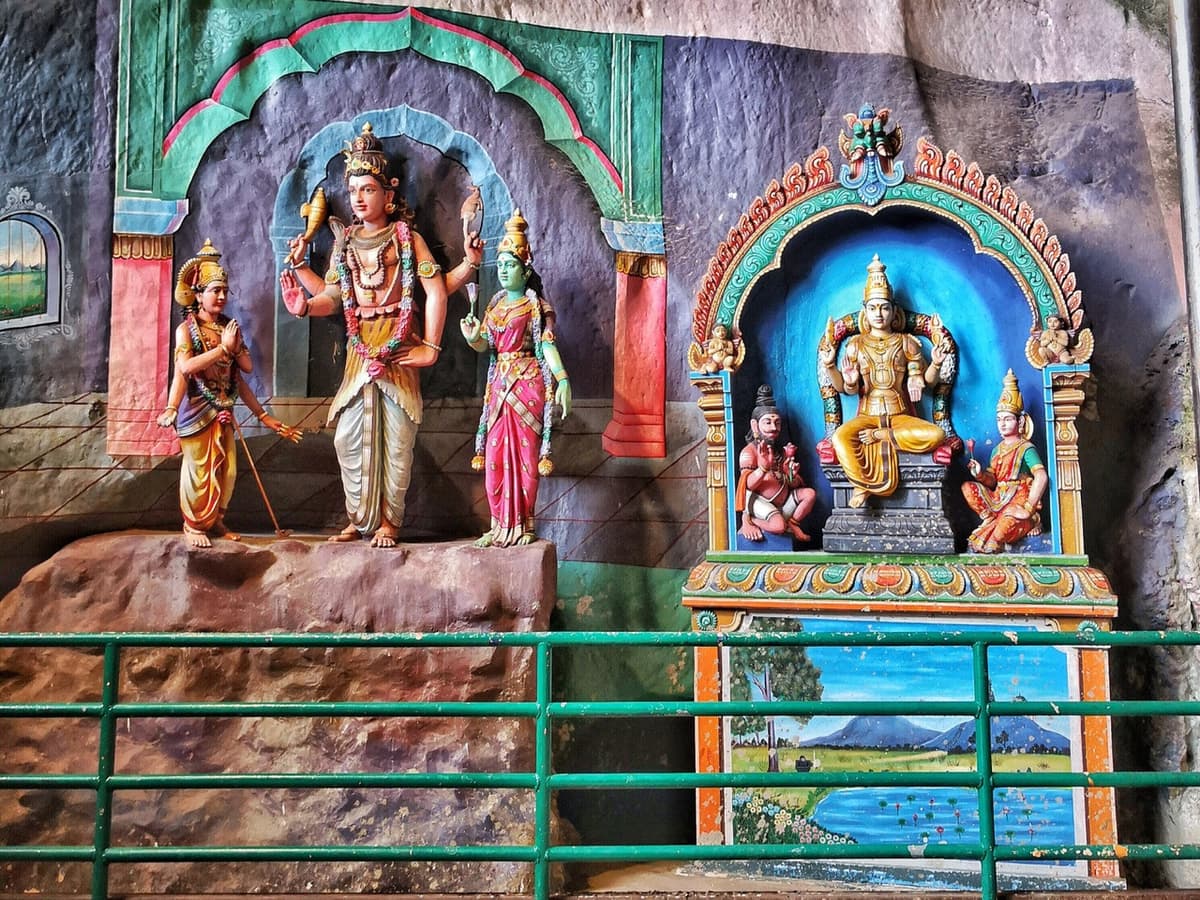 Batu Caves and Kuala Gandah Elephant Sanctuary Full-Day Tour from Kuala Lumpur