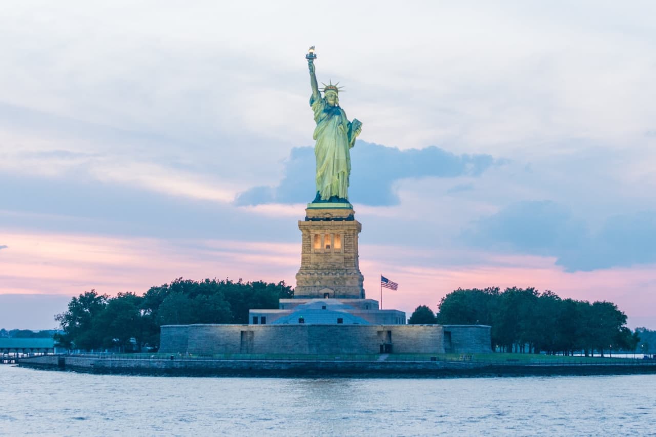 Official Statue of Liberty & Ellis Island Admission Ticket + Roundtrip Ferry by Statue City Cruises – photo 14