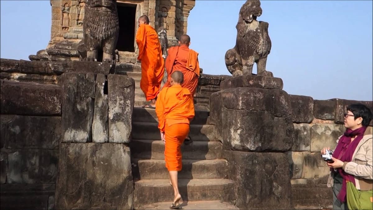 Banteay Srei Temple Tour
