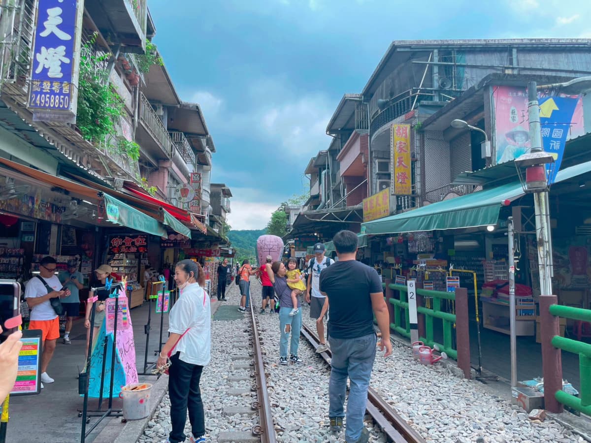Yehliu, Jiufen, and Shifen Full-Day Tour from Taipei