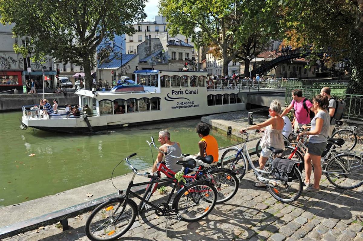 Canal Saint-Martin Cruise