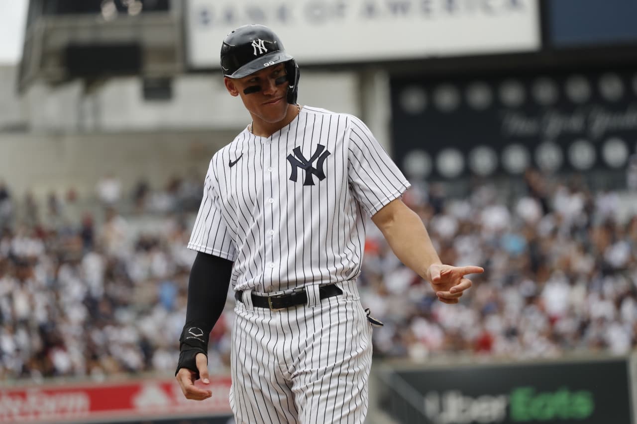 New York Yankees Baseball Game at Yankee Stadium – photo 10
