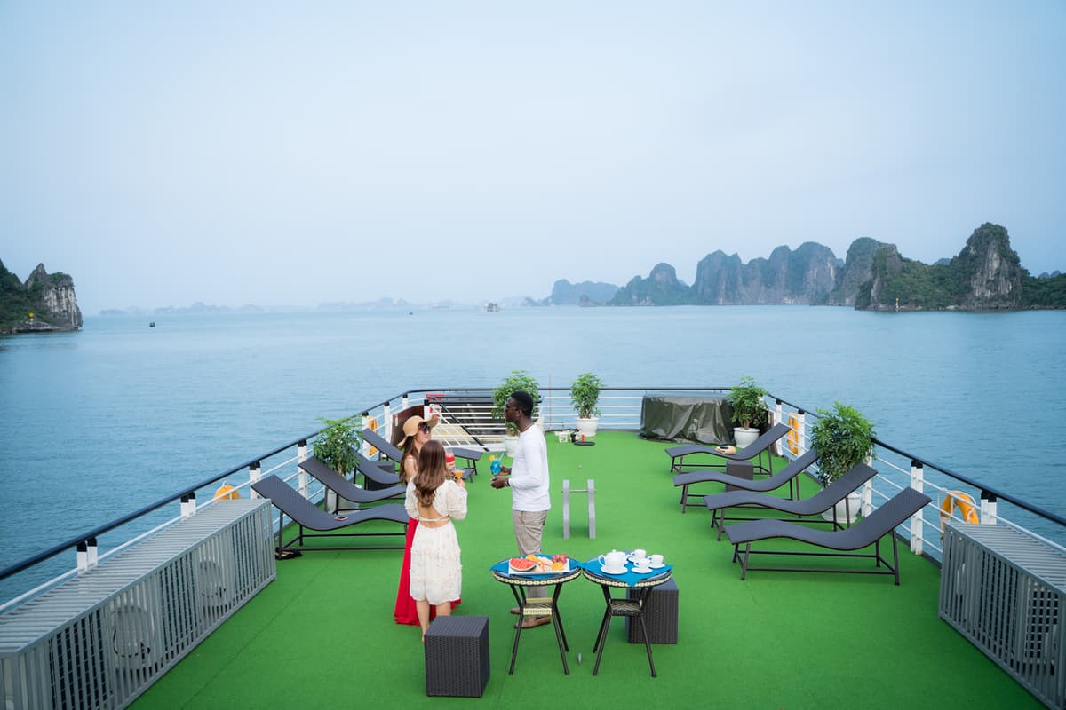 Ha Long Bay Cruise with Round Trip Transfer from Hanoi