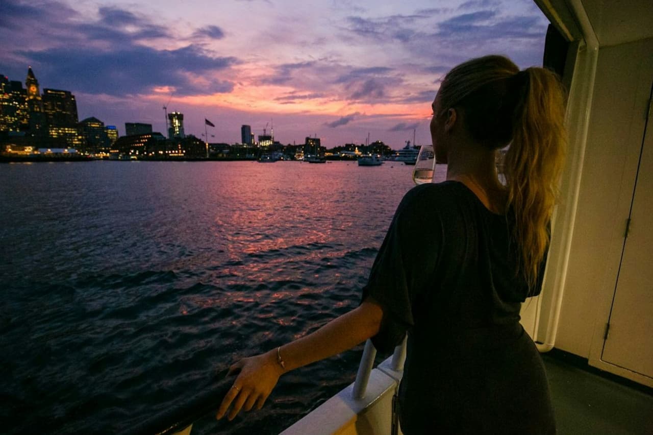 Boston Harbor: 2 or 3-Hour Signature Dinner Cruise – photo 3