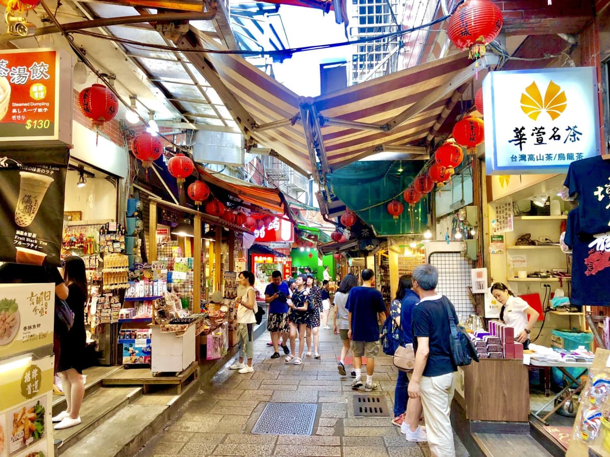 Yehliu, Jiufen, and Shifen Full-Day Tour from Taipei