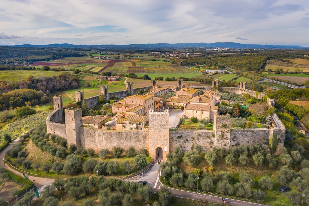 Medieval Tuscany Tour from Florence: Monteriggioni, Montalcino, Pienza