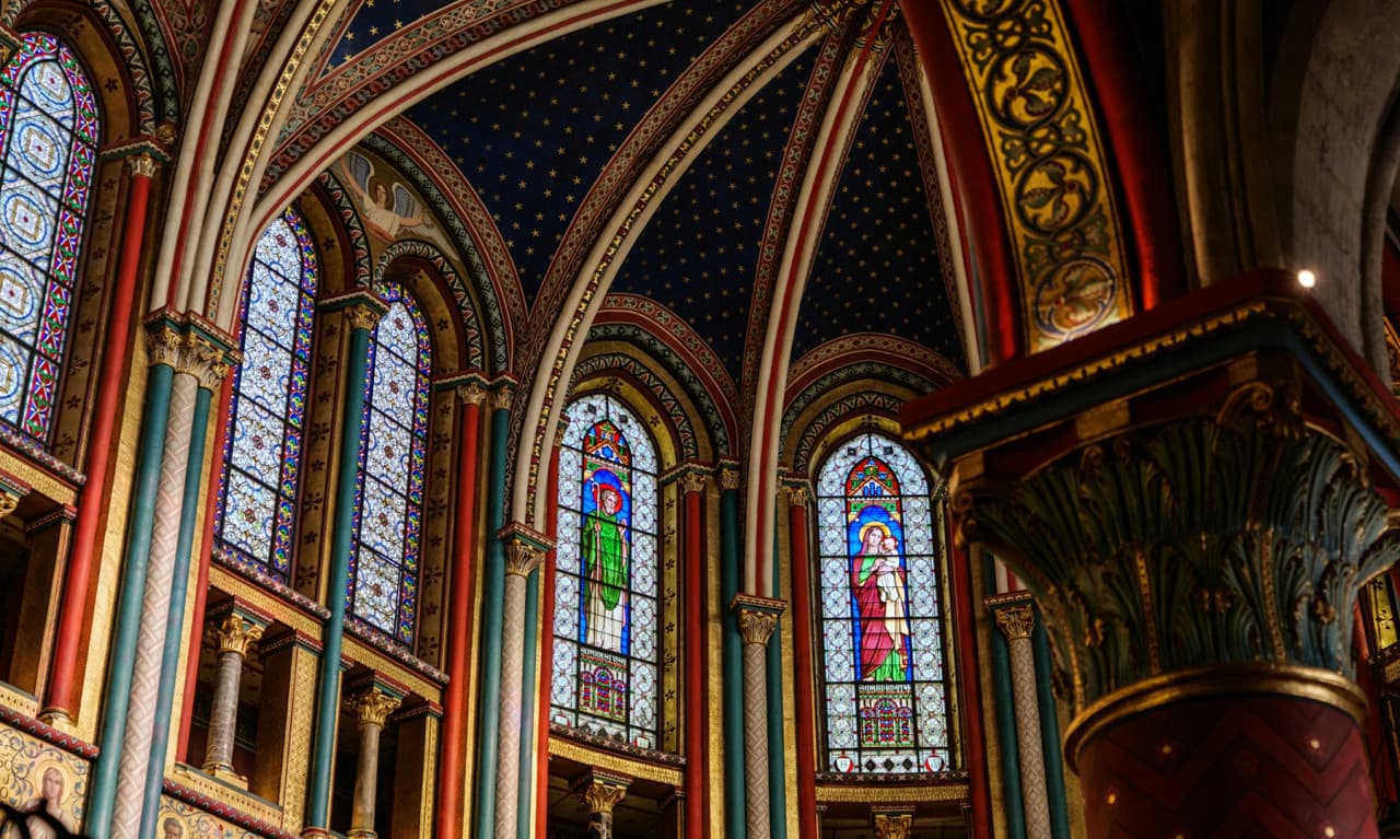 Sainte-Chapelle Tour with English Live Commentary & Reserved Entry