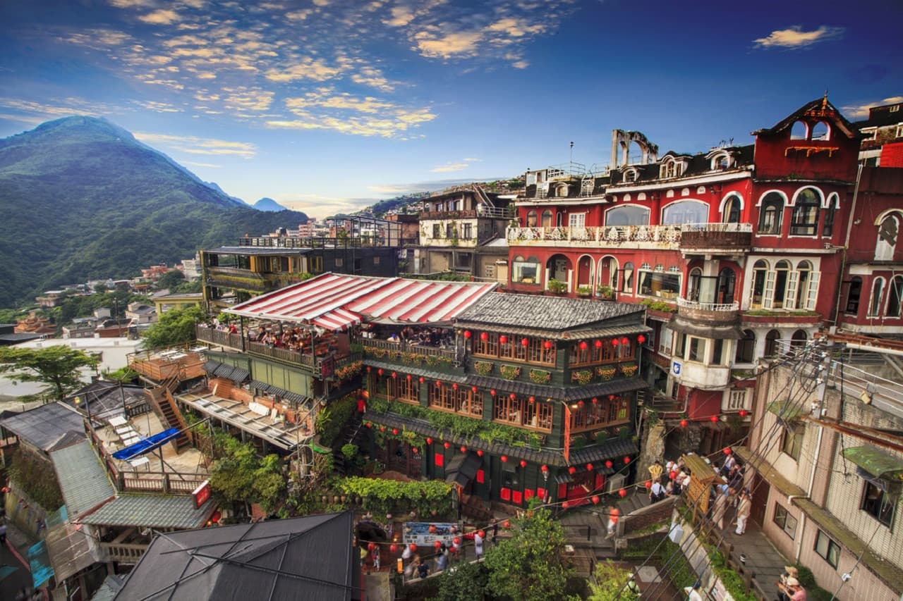 Yehliu, Jiufen, and Shifen Full-Day Tour from Taipei with Taiwanese Pastry Making