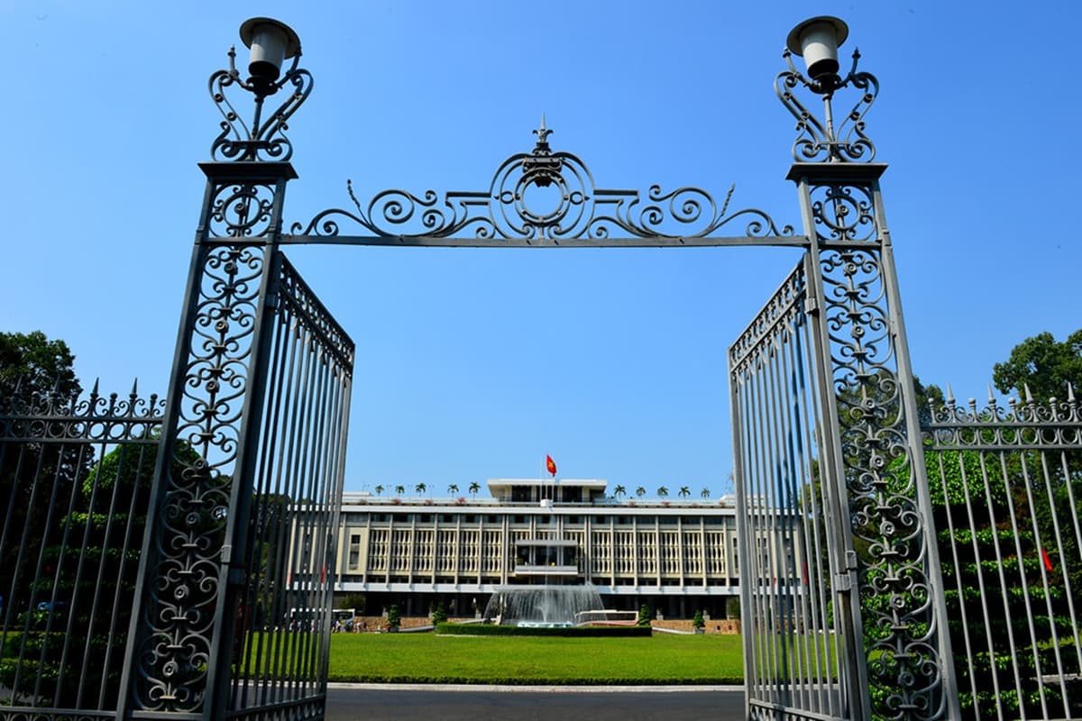 Ho Chi Minh Full-Day Tour: Independence Palace, War Remnants Museum, Water Bus Ride on Saigon River