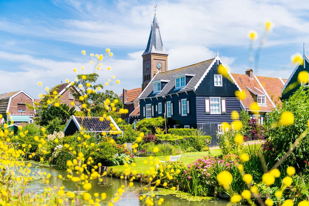 Volendam, Marken, and Windmills Half-Day Tour from Amsterdam