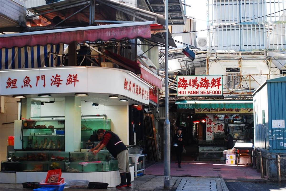 Aqualuna Dim Sum Cruise with Lei Yue Mun Self-Guided Tour
