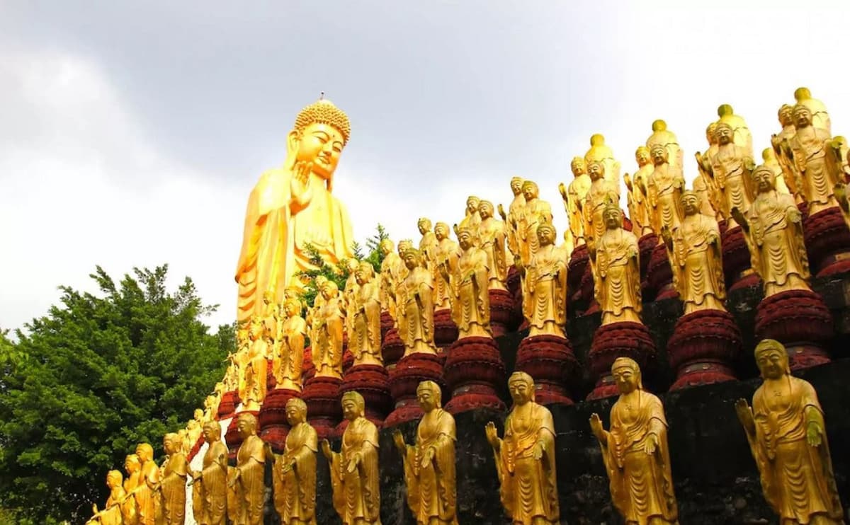 Kaohsiung Fo Guang Shan Buddha Museum and Lotus Pond Tour