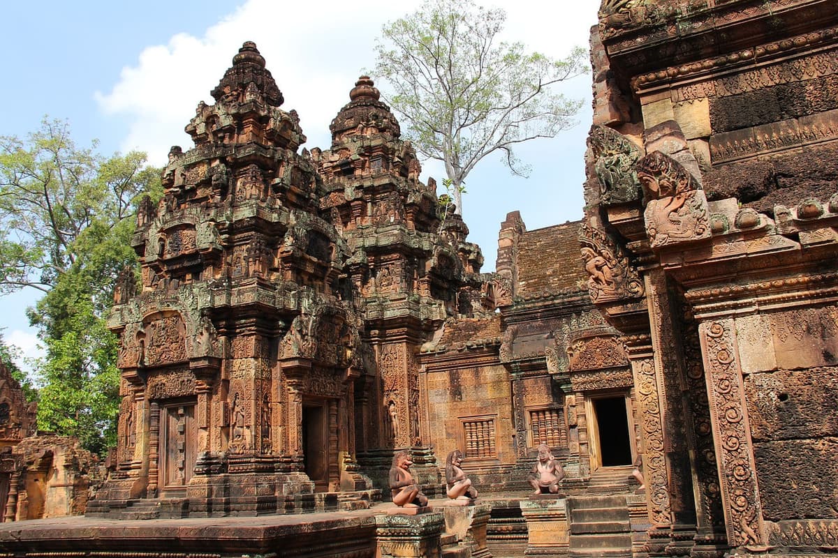 Angkor Wat and Siem Reap Temples Tour