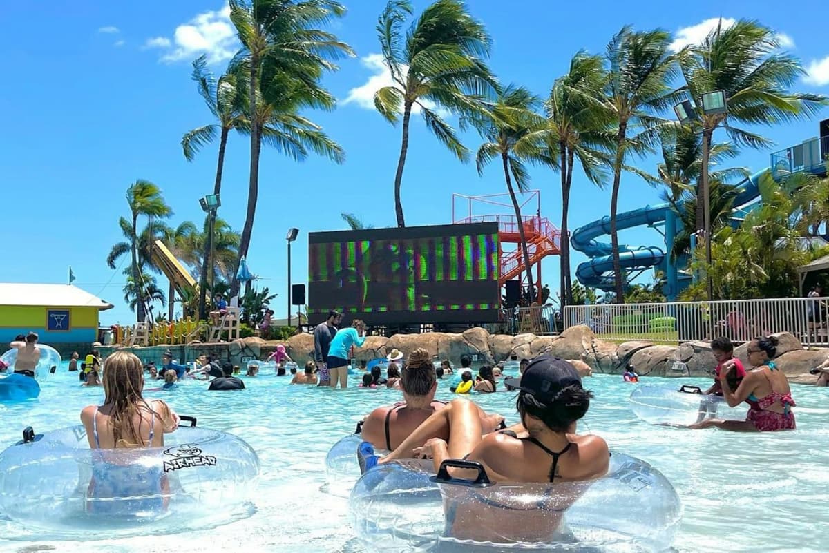 Hawaii: Wet 'n' Wild Ticket + Transportation from Waikiki