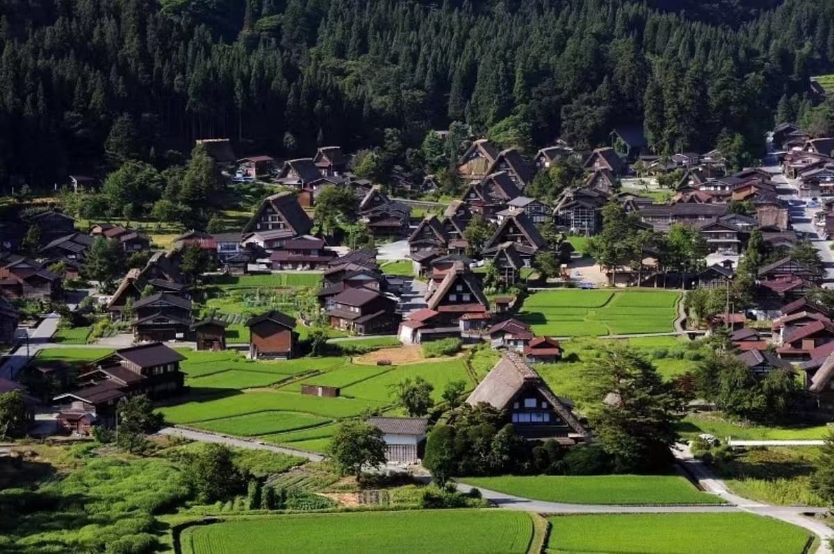 Takayama City and Shirakawa Gassho Village Full-Day Tour from Nagoya