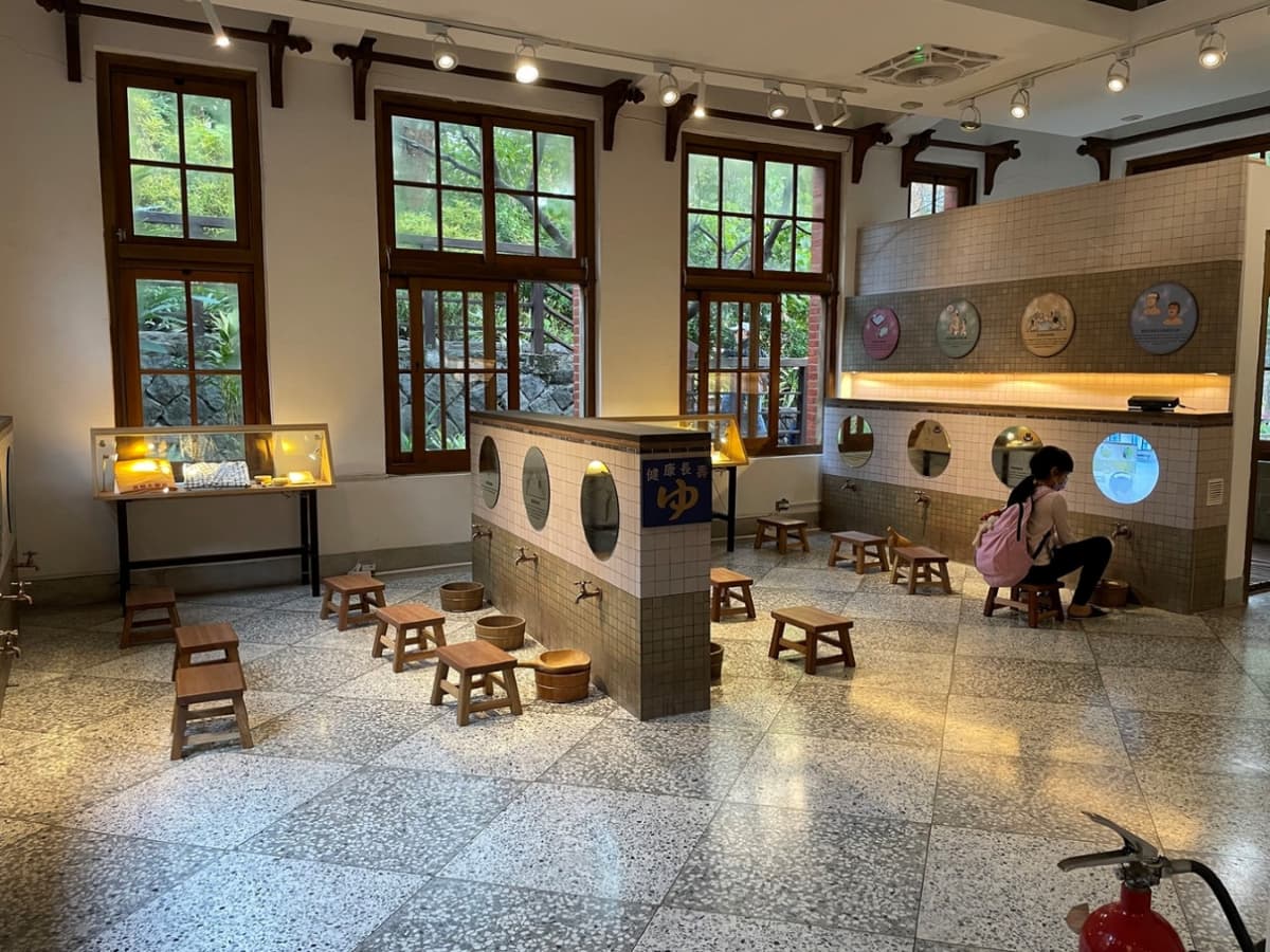 Beitou and Yangmingshan National Park Full-Day Tour from Taipei