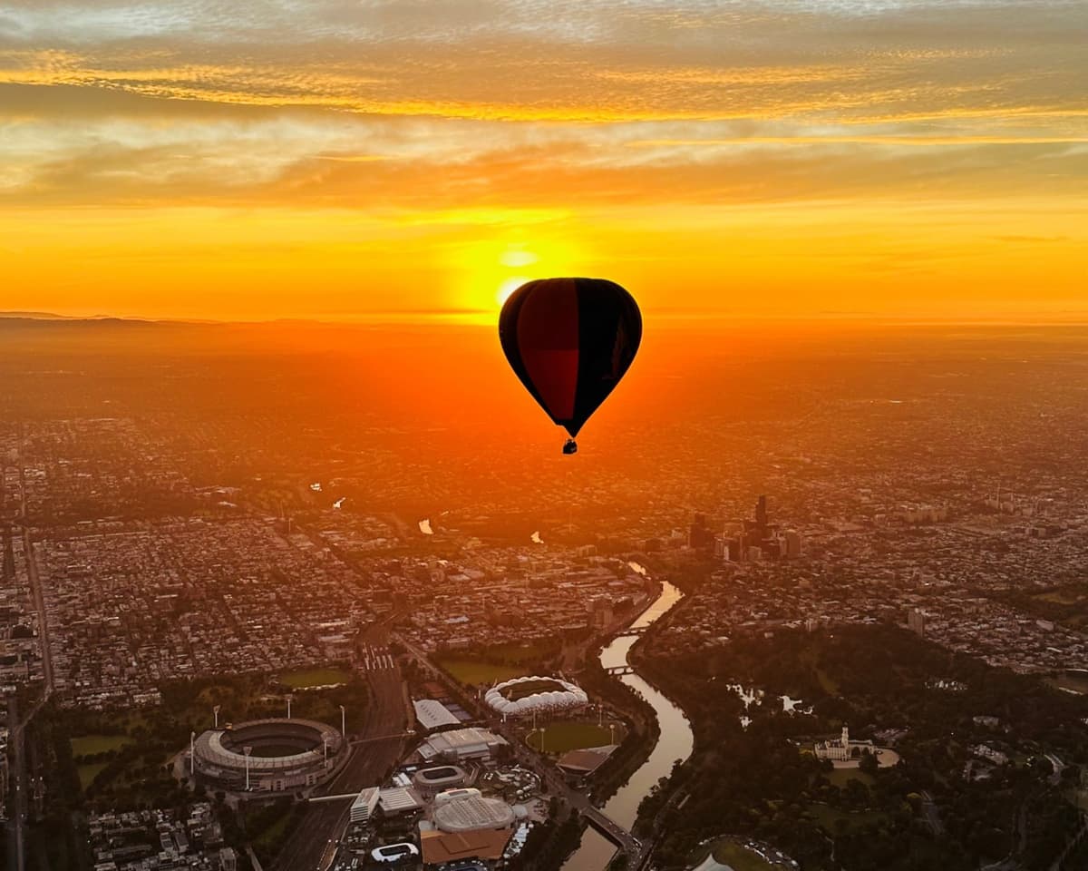 Sunrise Hot Air Balloon Flight over Melbourne with Photos