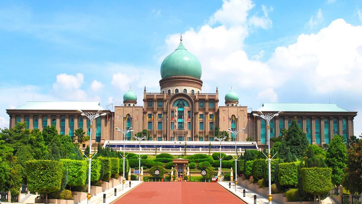 Putrajaya River Cruise and City Tour from Kuala Lumpur