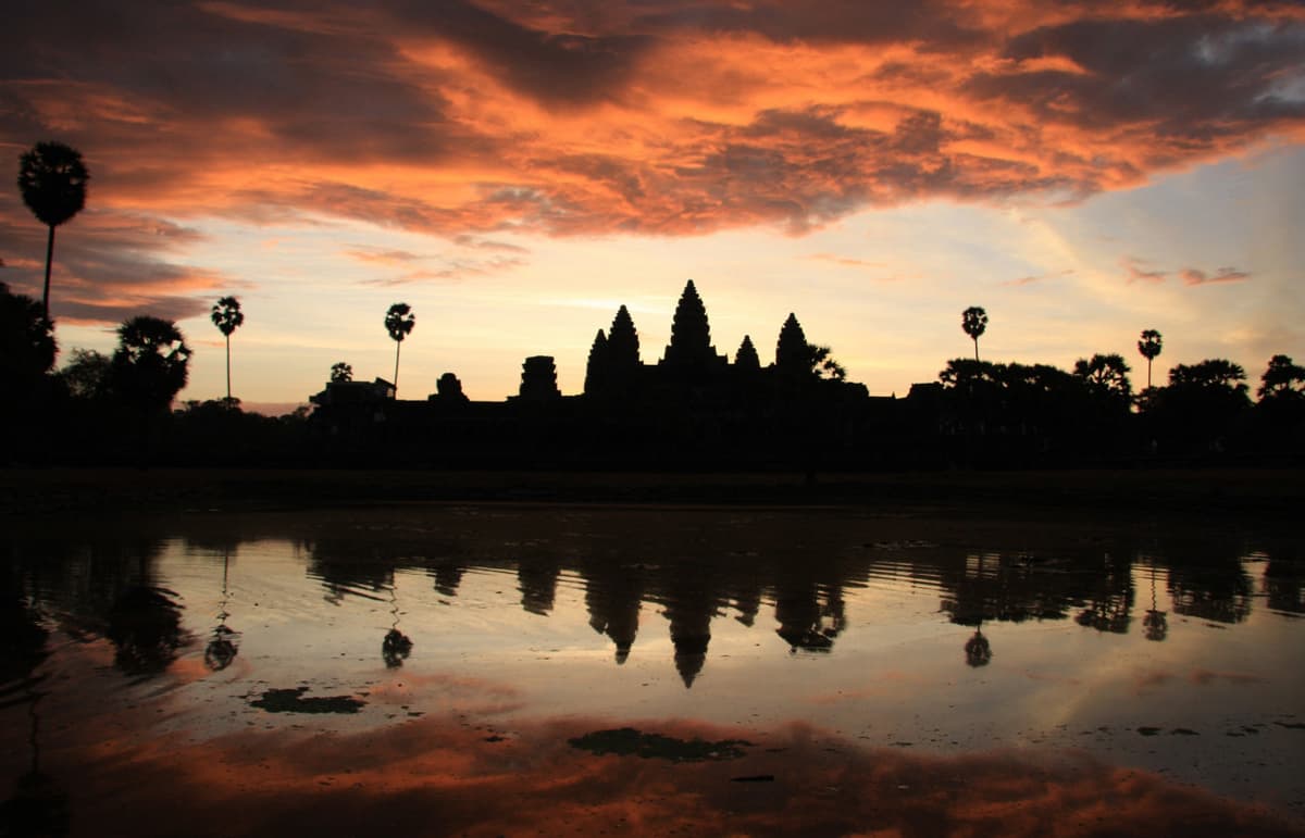 Angkor Archaeological Park and Temples Sunrise Tour