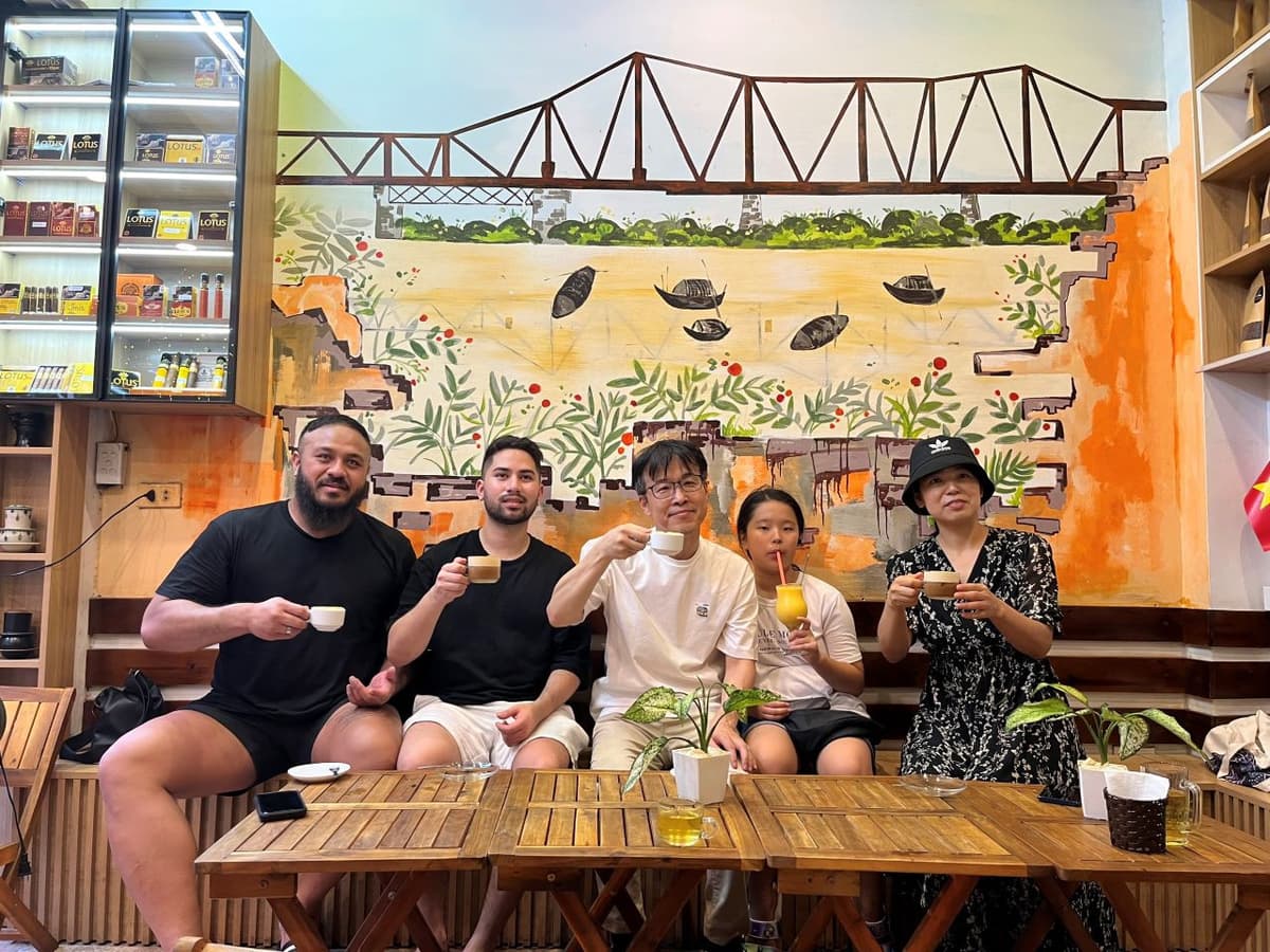 Hanoi Weekend Night Market and Street Food Tour