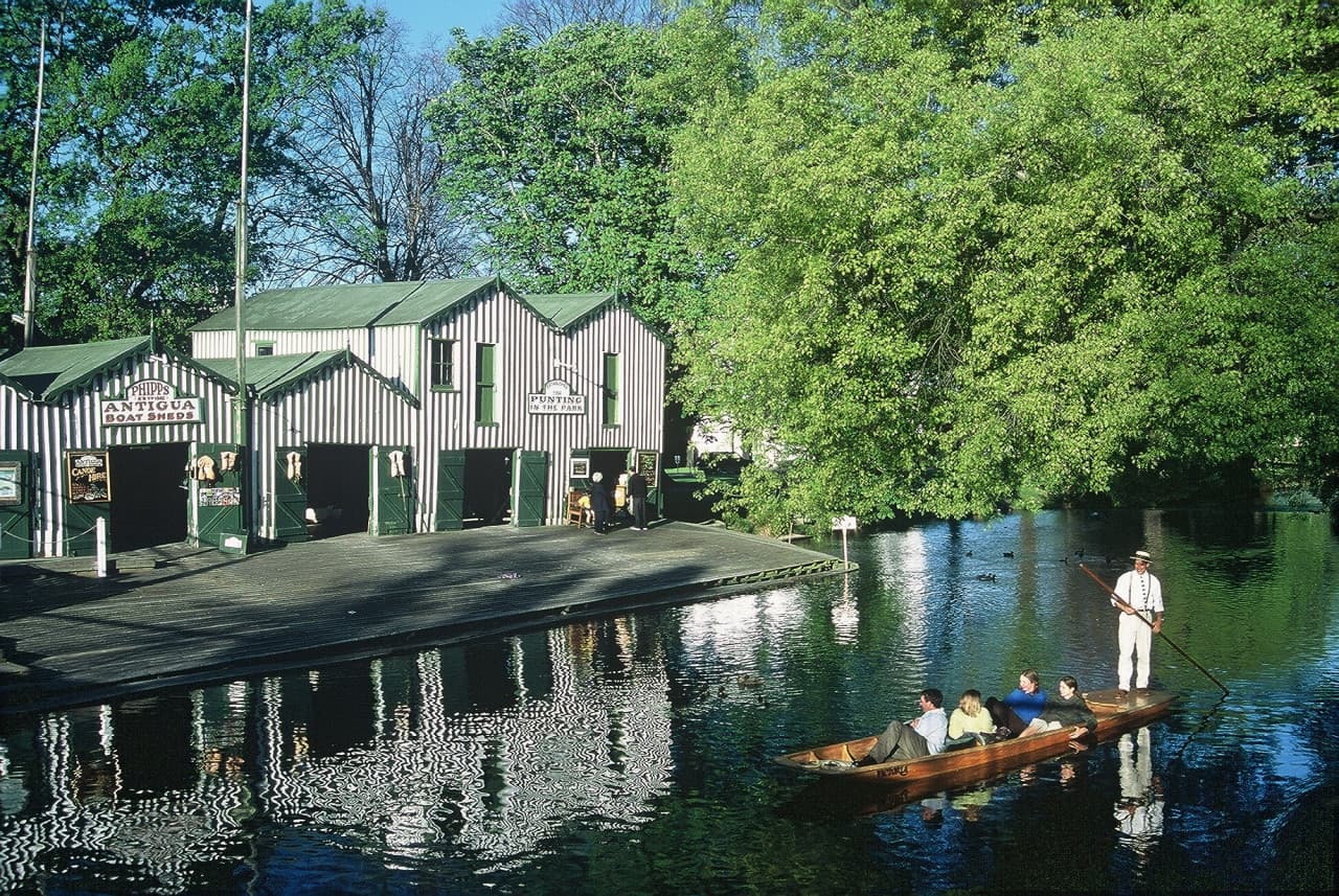 Punting on the Avon – photo 6
