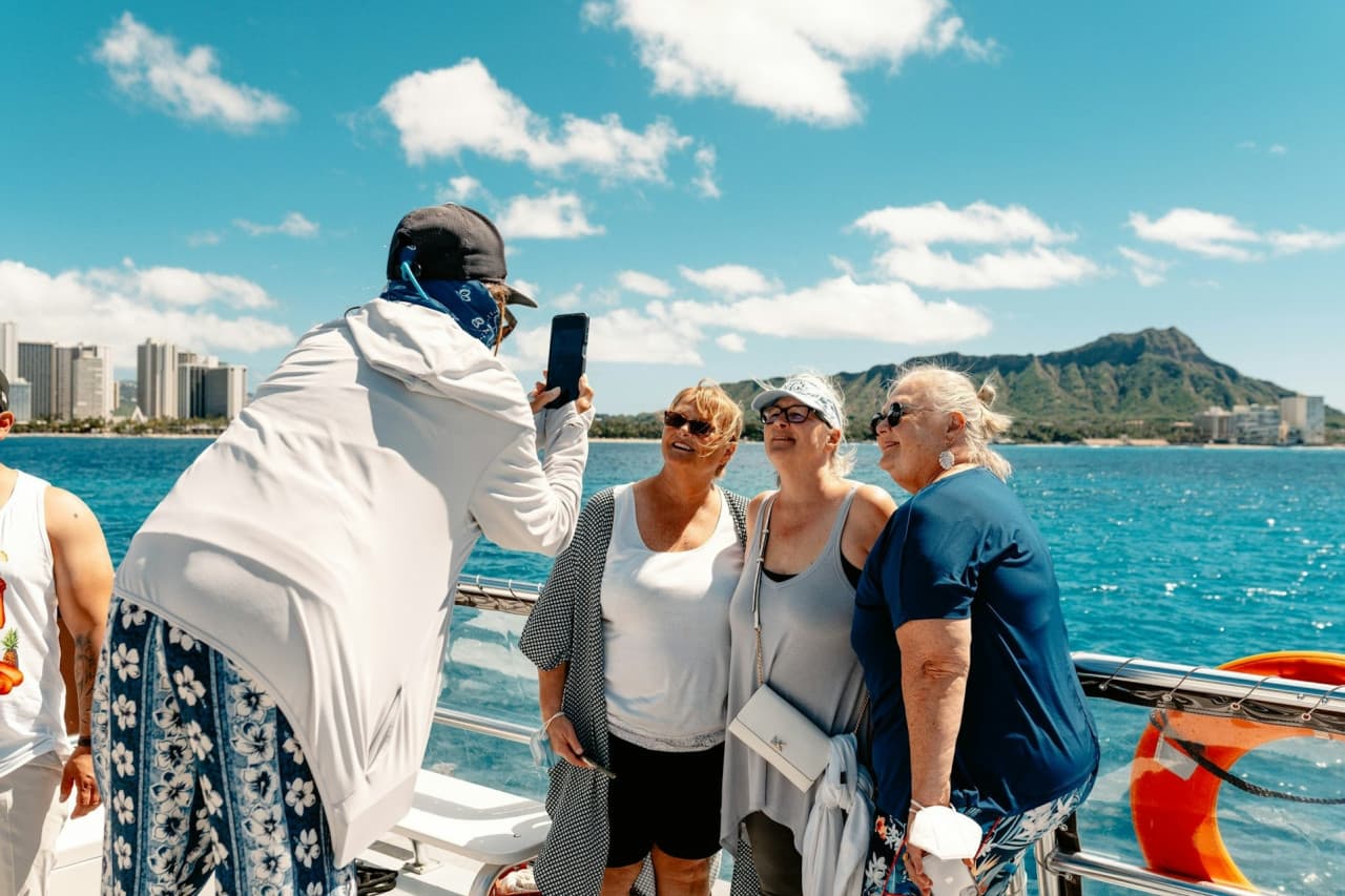 Waikiki: Daytime Glass Bottom Boat Tour – photo 9