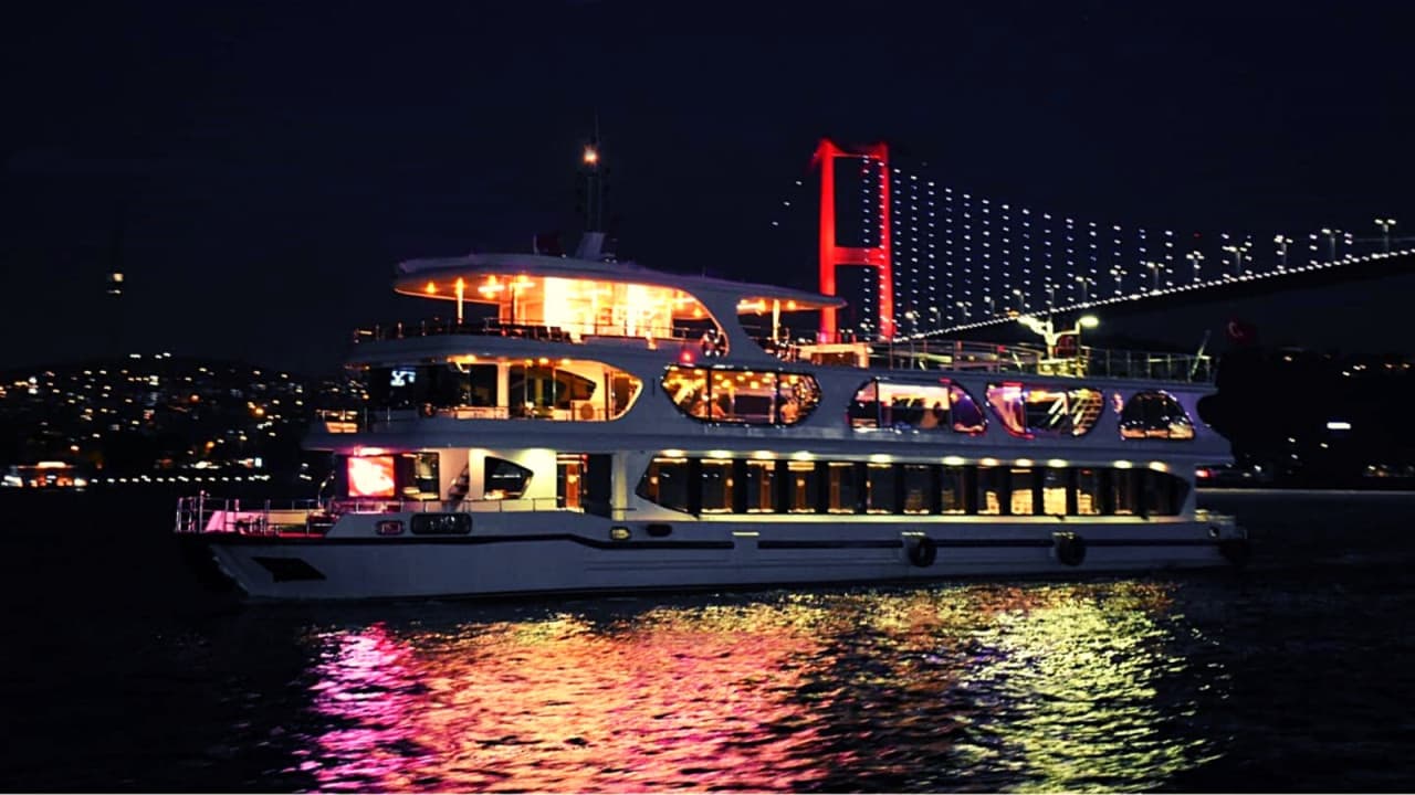 Bosphorus Dinner Cruise with Turkish Night Show – photo 3