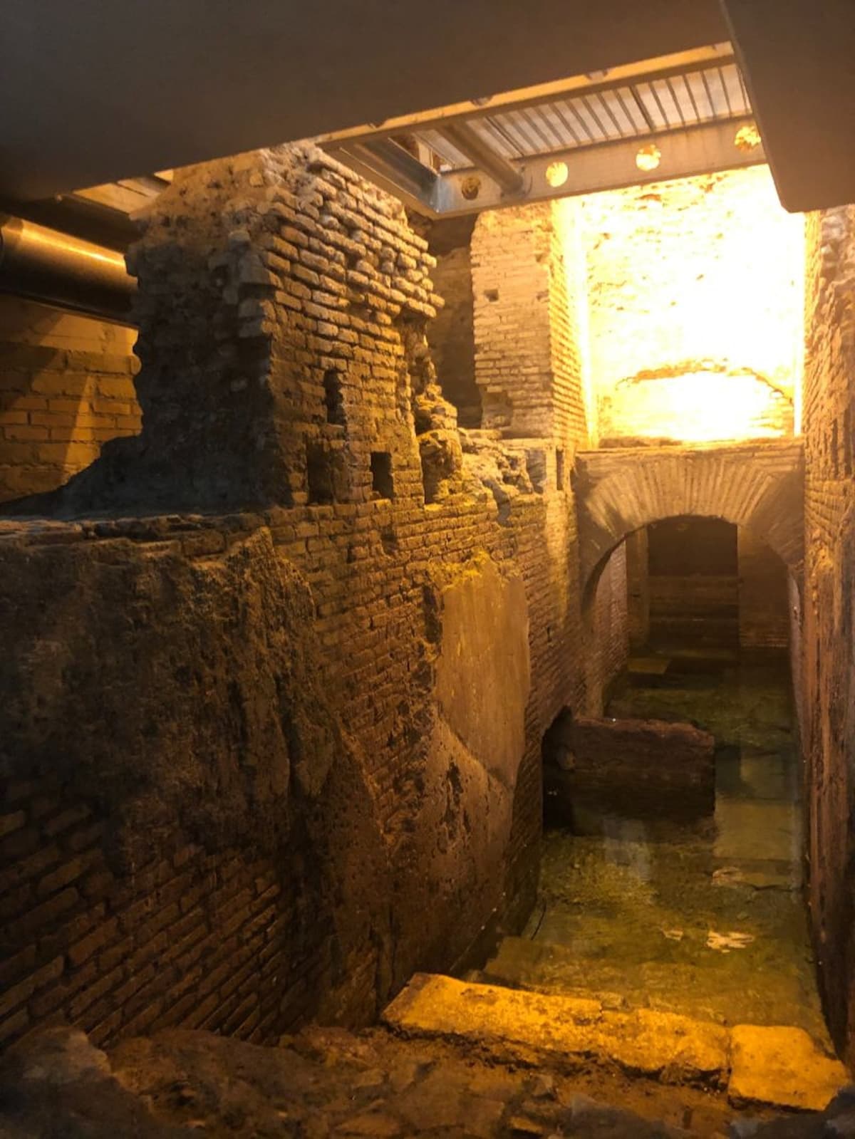Trevi District Underground: Small Aqueduct Domus