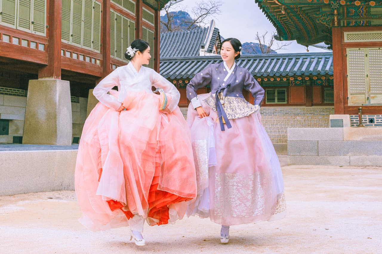 Hanbok Experience at Hanboknam Gyeongbokgung Store