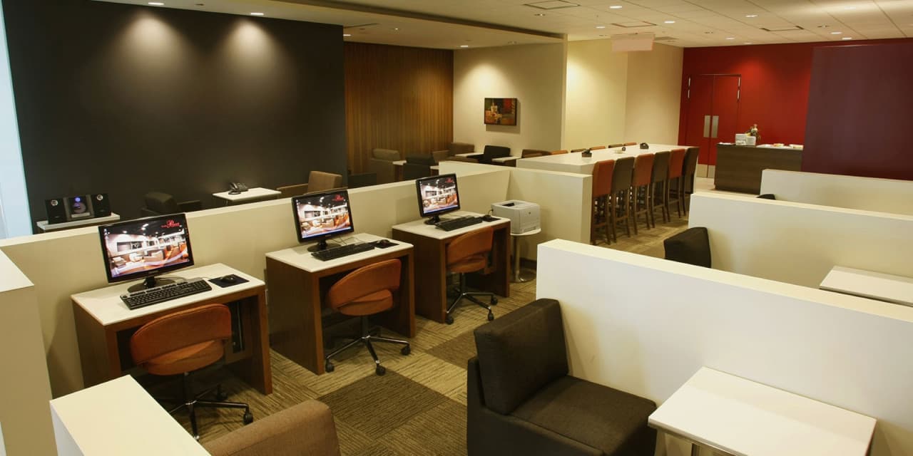 Plaza Premium Lounge - Toronto Pearson International Airport Terminal 1