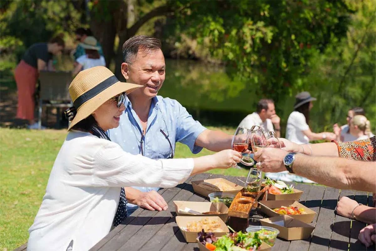 Lamington National Park Tour: O'Reilly's Rainforest Retreat and Canungra Valley Vineyard