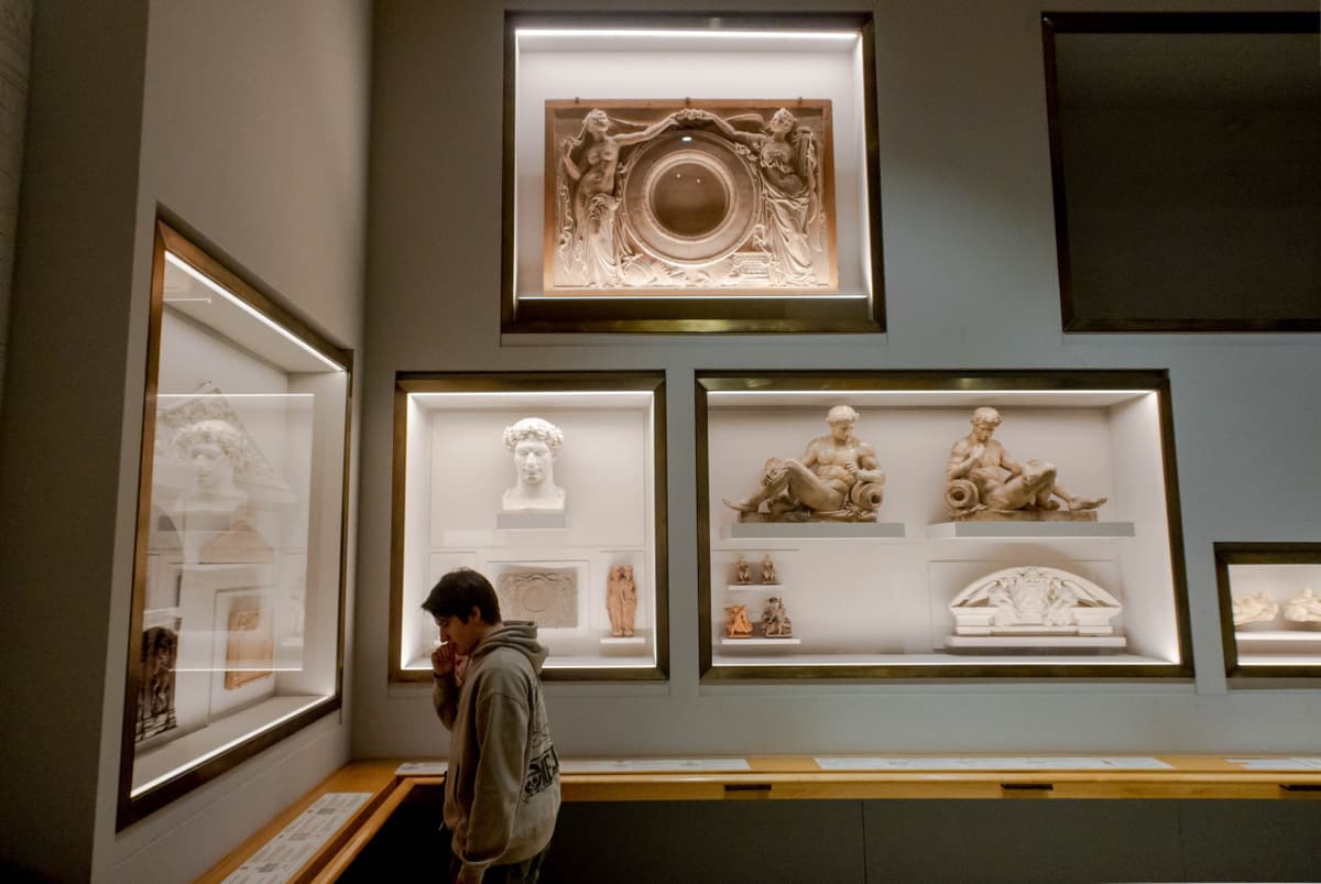COMBO: Paris Museum Pass + Seine River Sightseeing Cruise by Bateaux Parisiens