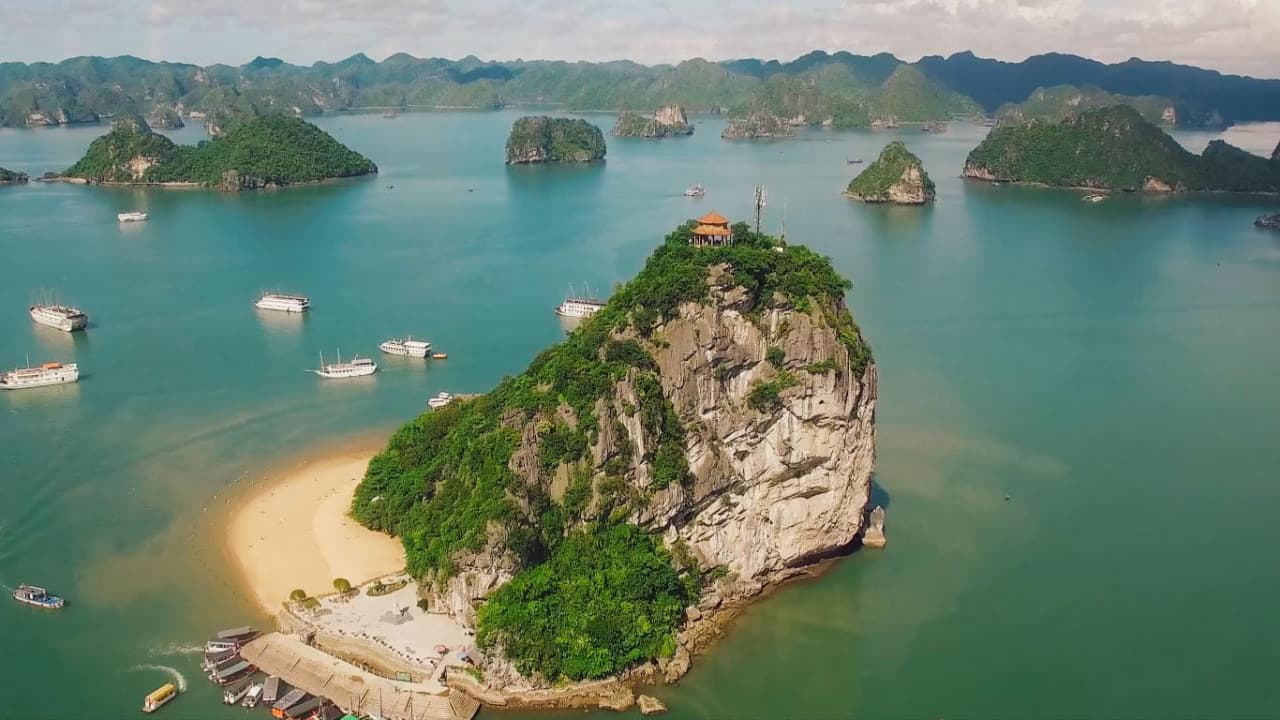 Ha Long Bay Cruise with Round Trip Transfer from Hanoi – photo 10