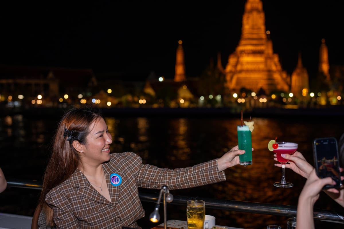 Chao Phraya River Dinner Cruise aboard The Planet Cruise