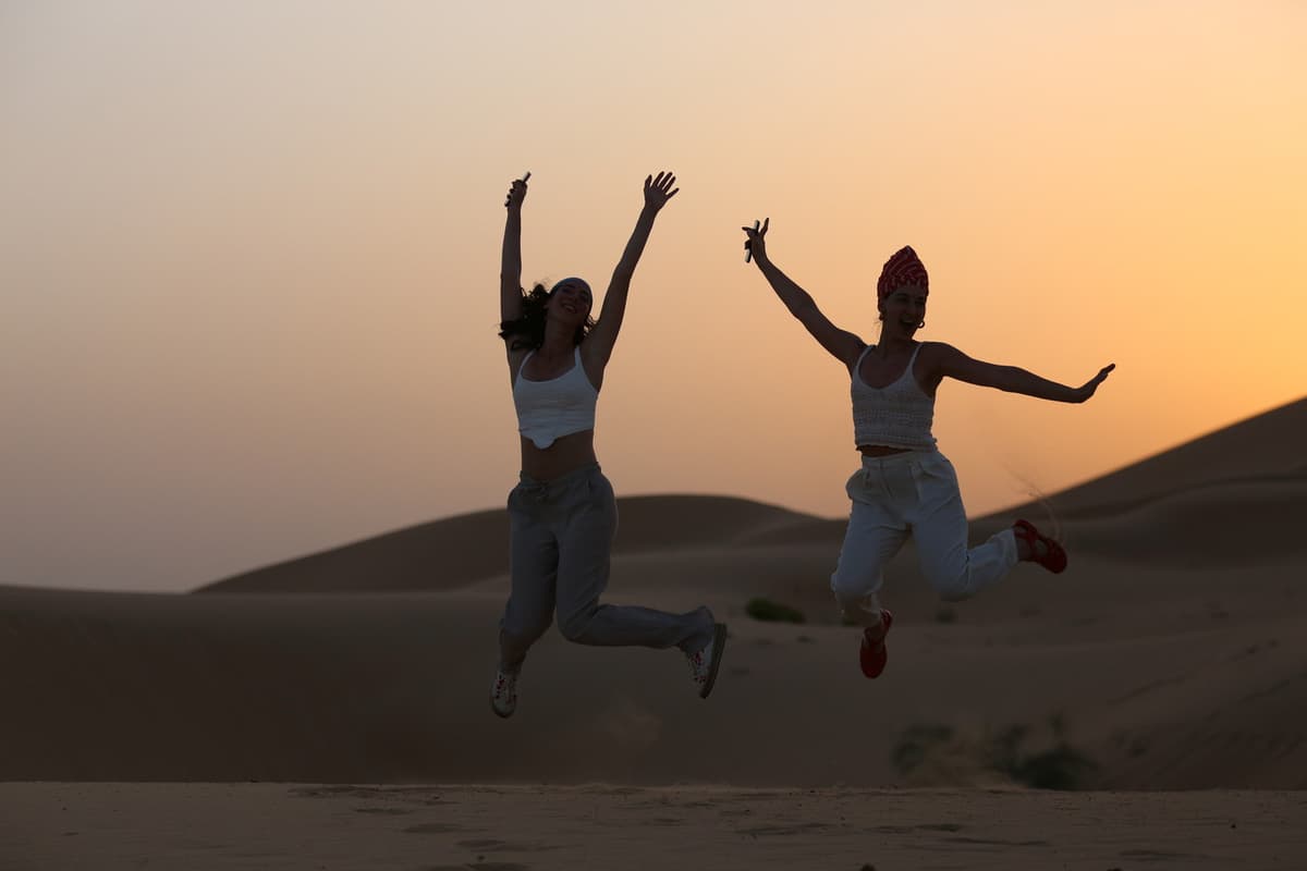 Evening Desert Safari Tour from Dubai with BBQ Dinner